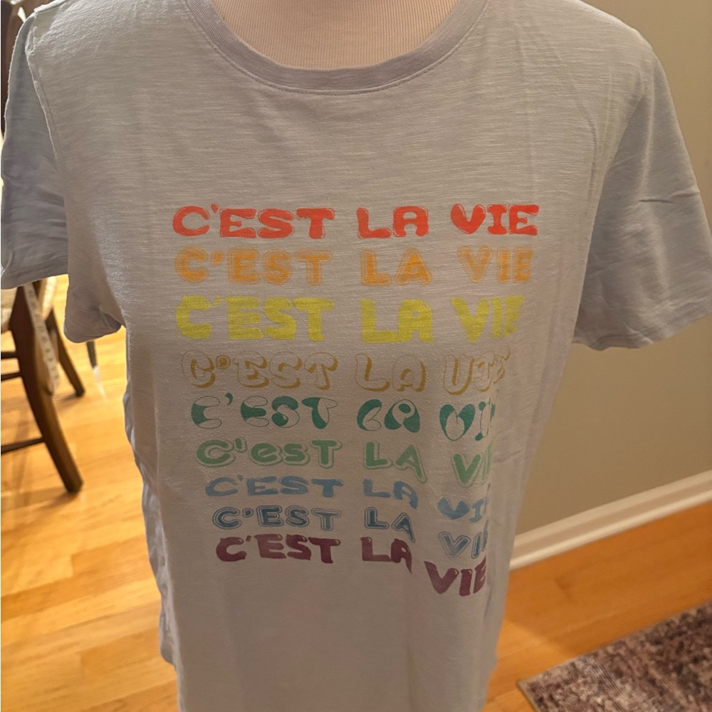Cinq a Sept | Women’s Tee with 'C'est La Vie' Graphic, Sz M

Bin 8